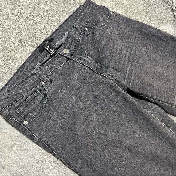 Forever 21 | Mid-rise Grey Skinny Jeans - Picture 3 of 8